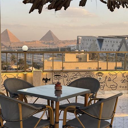 Topview Pyramids And Museum Nazlat as Sammān 외부 사진
